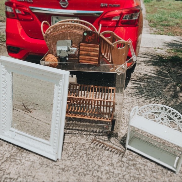 OohVintageGrace (Closet clean out & Secondhand picks for you) 🖤 - Picture 5 of 16